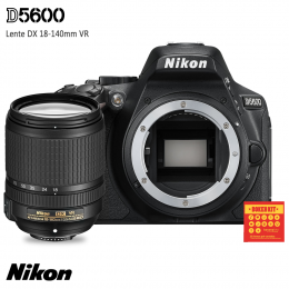 Nikon D5600 com lente DX 18-140mm